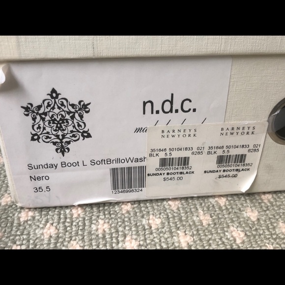 Soft and light gray Sunday n.d.c. zip up booties. - Picture 2 of 5